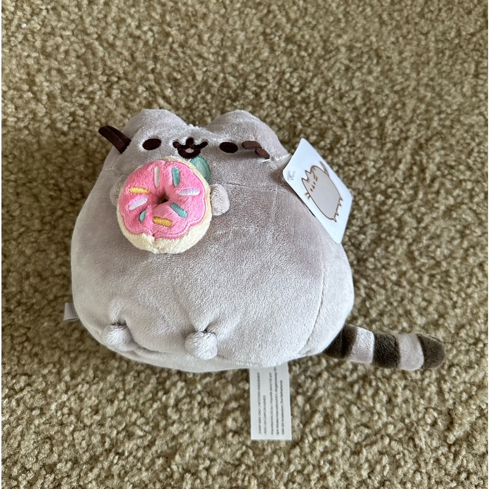 Cat Plush wit Donut